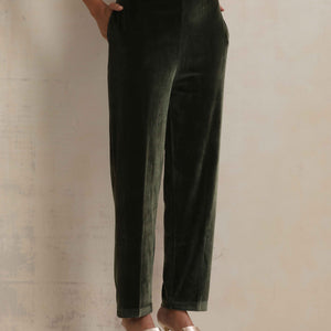 trueBrowns Green Velvet Floral Embroidered Kurta Pant Dupatta Set