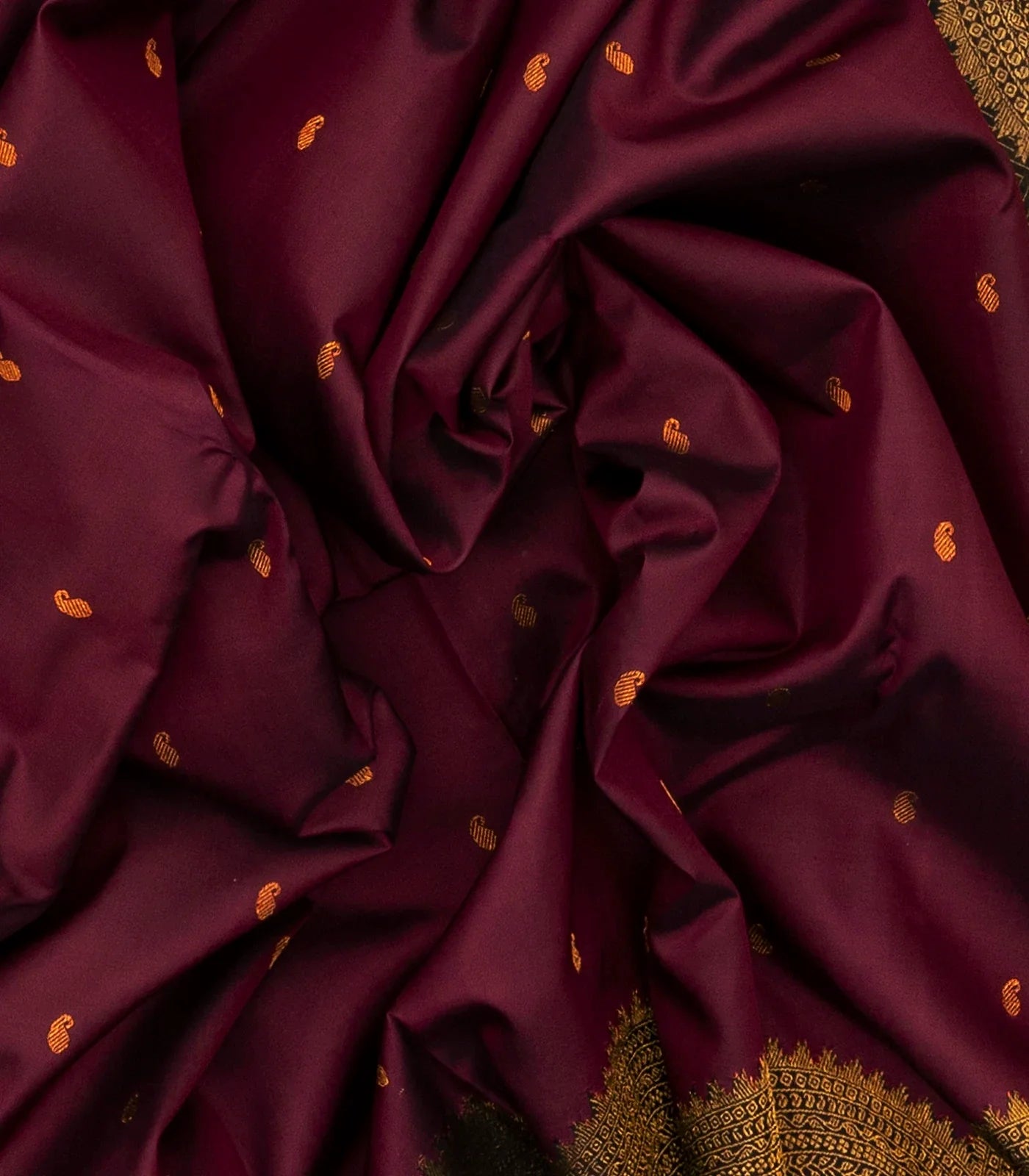 Maroon Handloom Kanchipuram Korvai Silk Saree With Mango Buttas