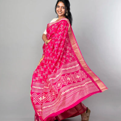 Pink Woven Dola Synthetic Saree With Printed Checks