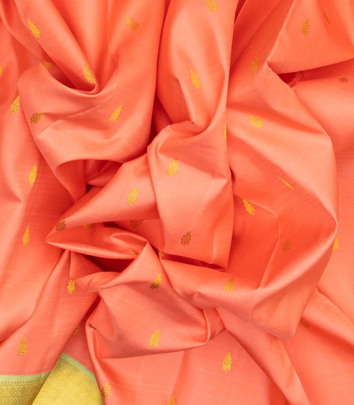 Peach Handloom Kanchipuram Korvai Silk Saree With Green Border