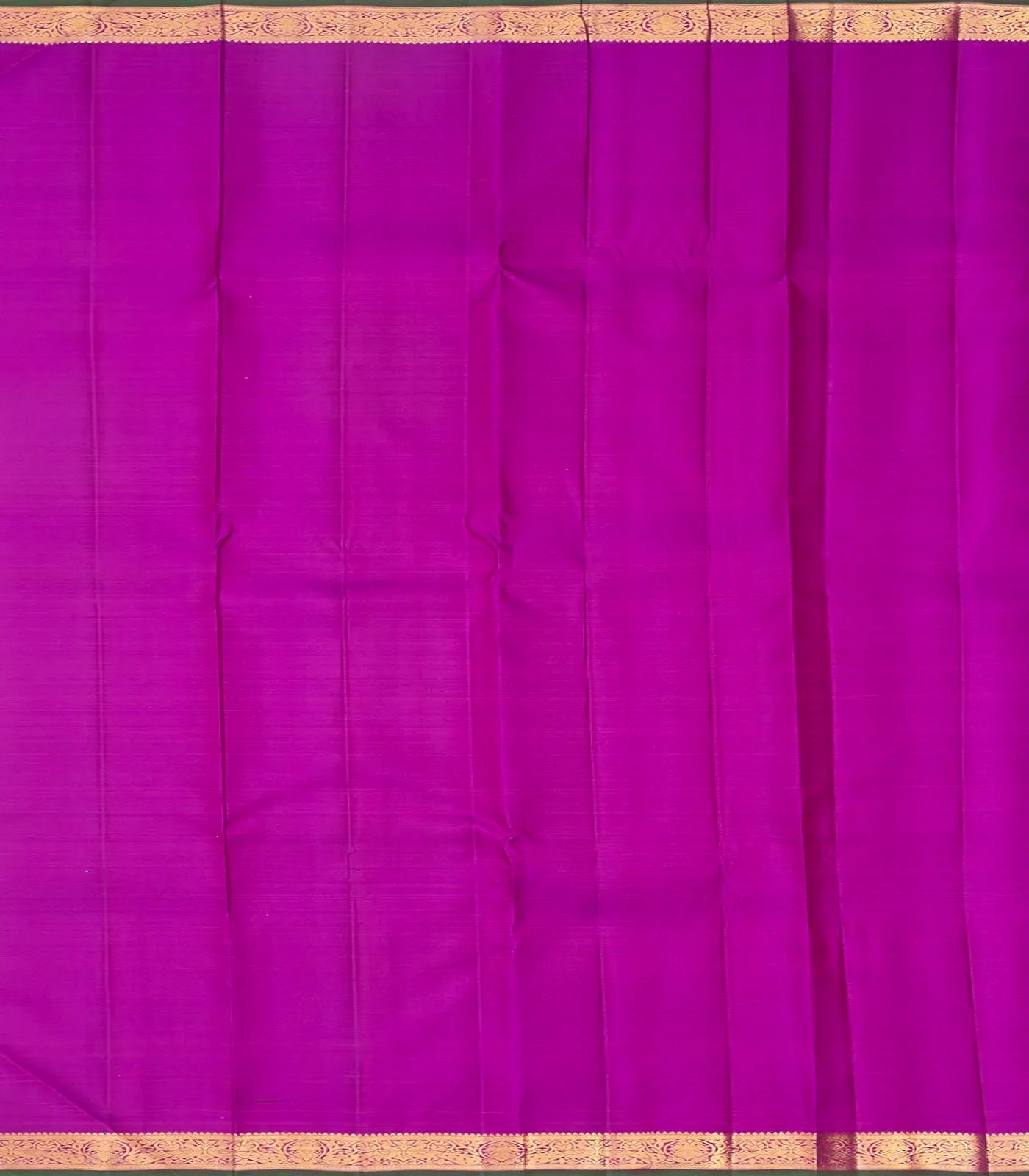 Magenta Handloom Kanchipuram Silk Saree With Annam Buttas