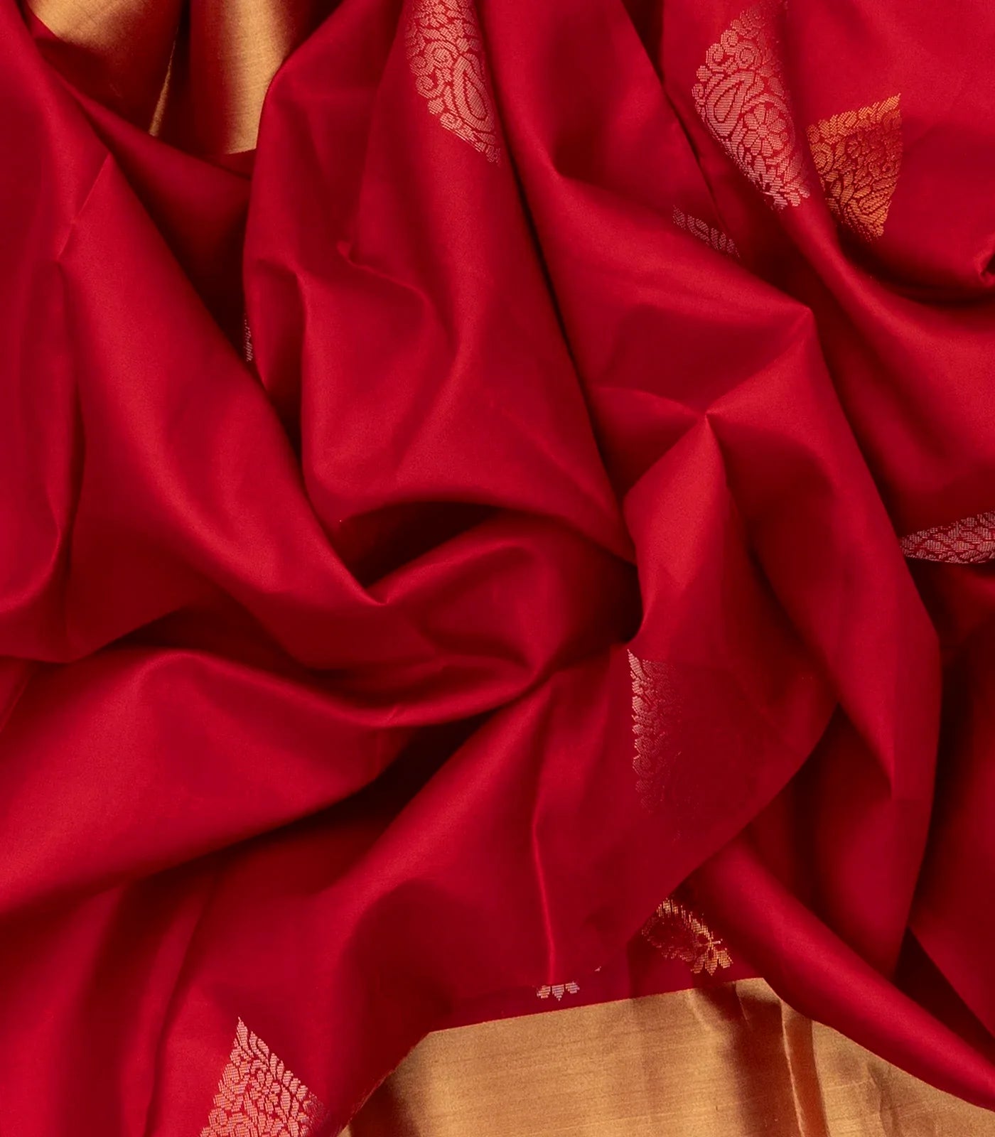 Red Silk Saree With Floral Buttas & Purple Border