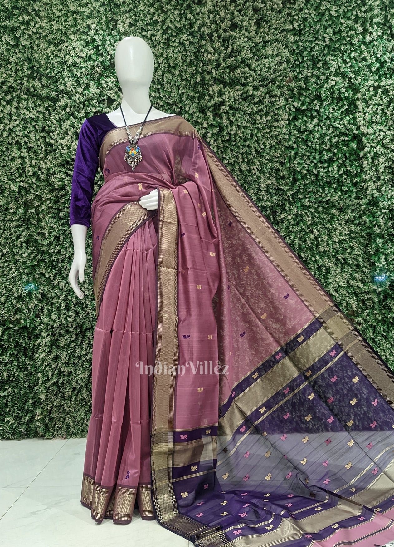 Onion Pink with Royal Blue Pure Silk Cotton Maheshwari Saree With Zari Border
