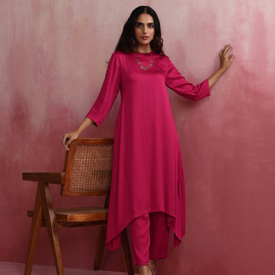 trueBrowns Magenta Highlow Modal Kurta Set