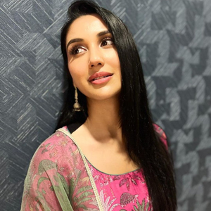 Taavi Chanderi Suit Set
