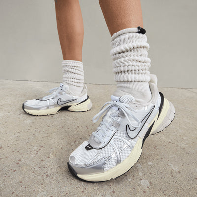 NIKE | V2K RUN { SUMMIT WHITE/METALLIC SILVER