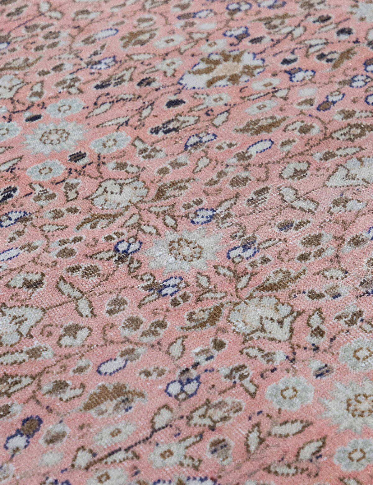 Vintage Turkish Hand-Knotted Wool Rug No. 591, 4'8" x 6'10"