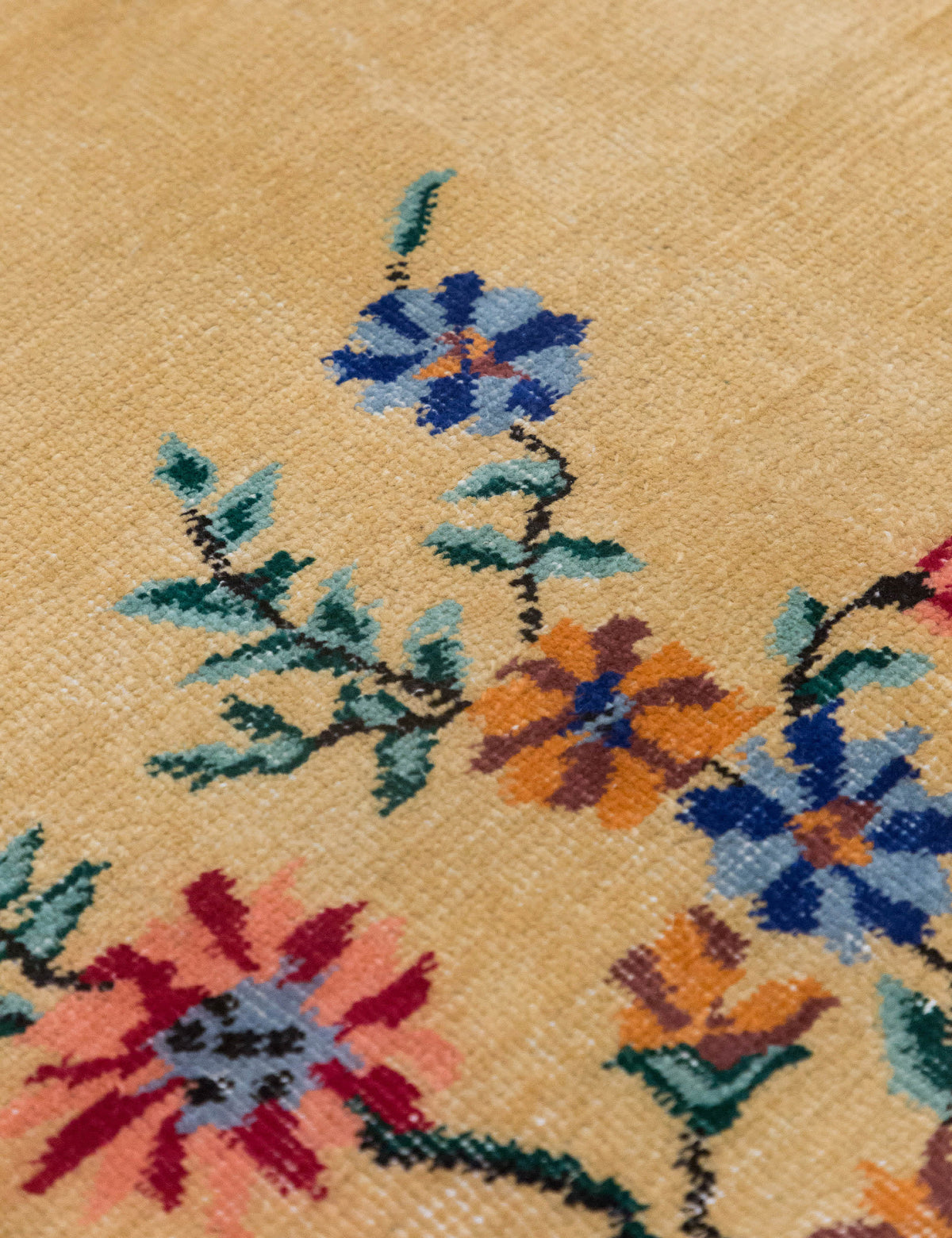 Vintage Turkish Hand-Knotted Wool Rug No. 597, 3'3" x 6'5"