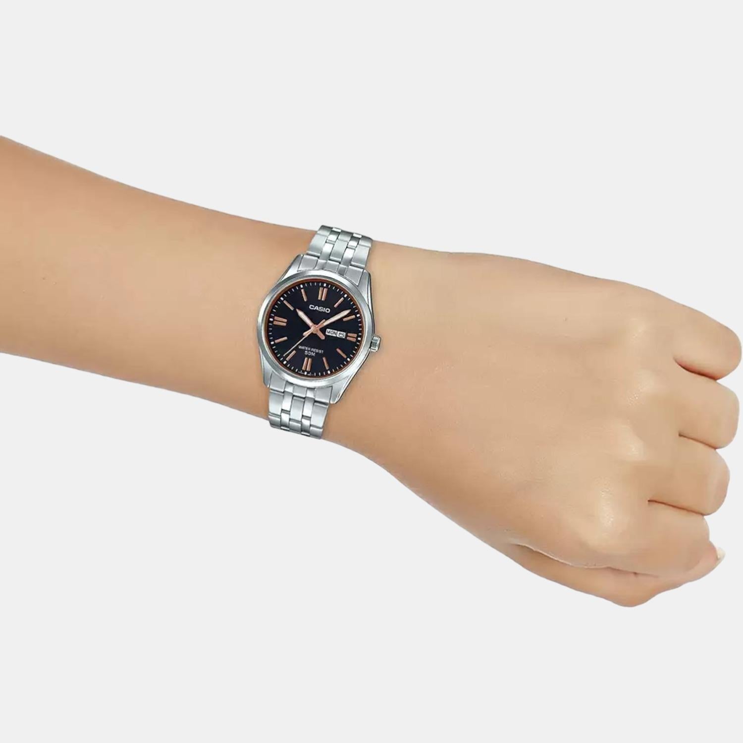Enticer Women Quartz Black Dial Analog Stainless Steel Watch A1504