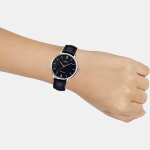 Enticer Women Quartz Black Dial Analog Leather Watch A1626