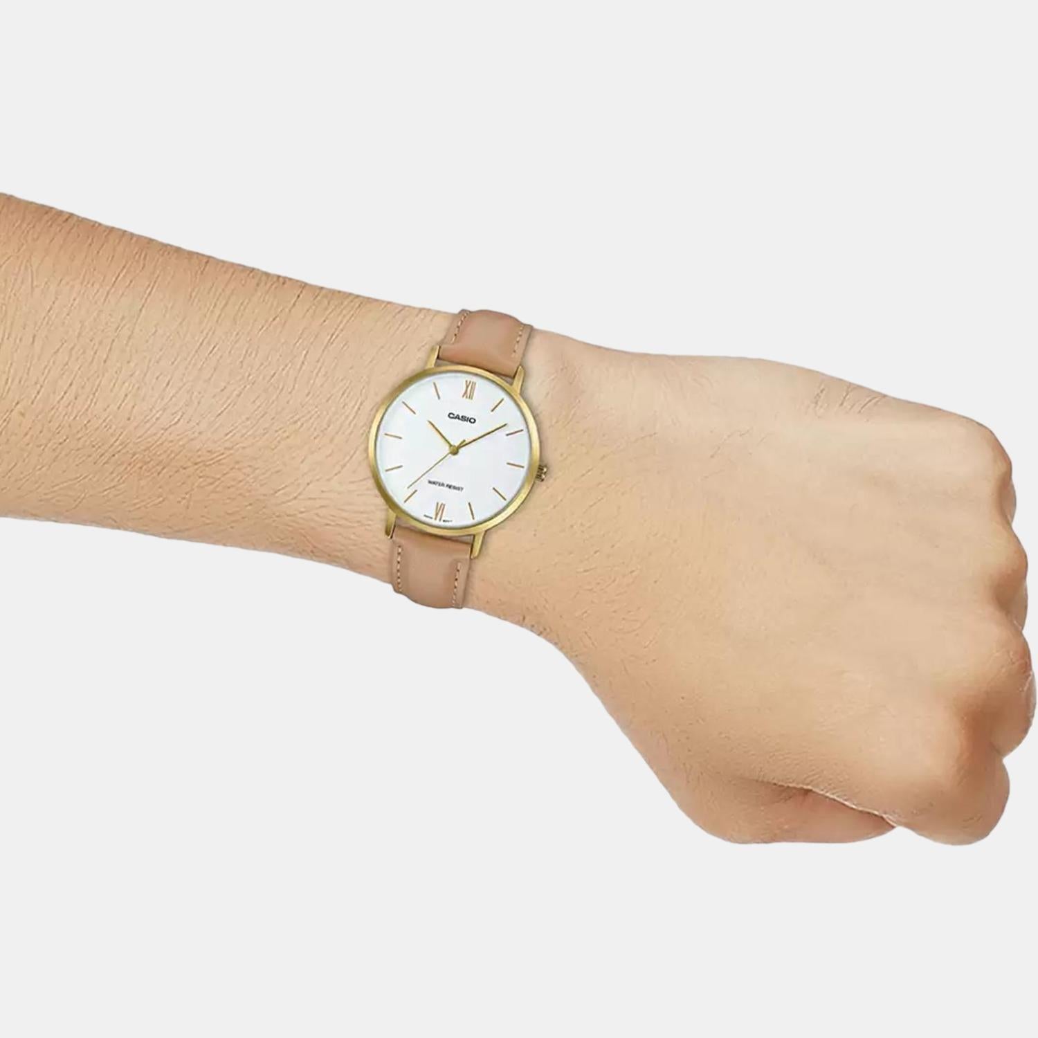 Enticer Women Quartz White Dial Analog Leather Watch A1786