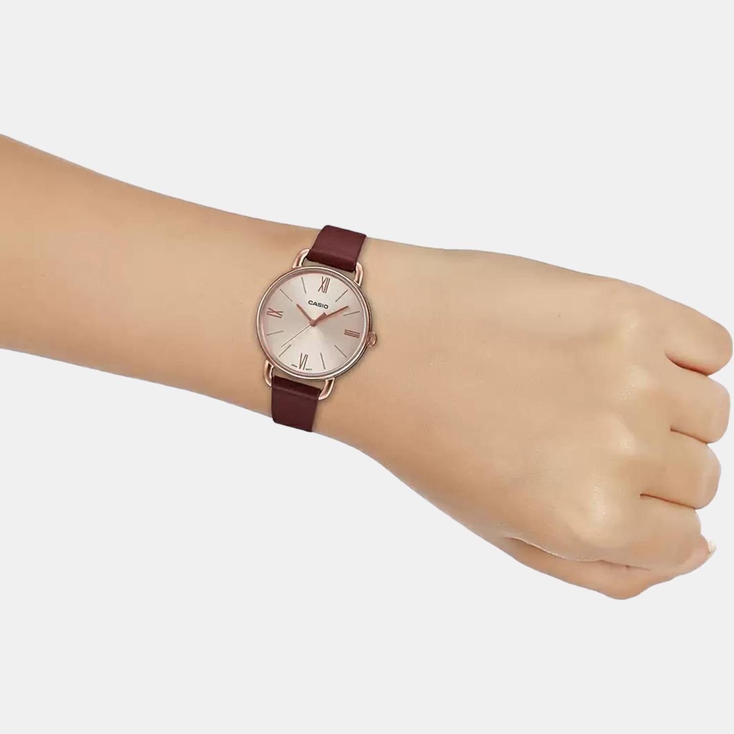 Enticer Women Quartz Rose Gold Dial Analog Leather Watch A1806