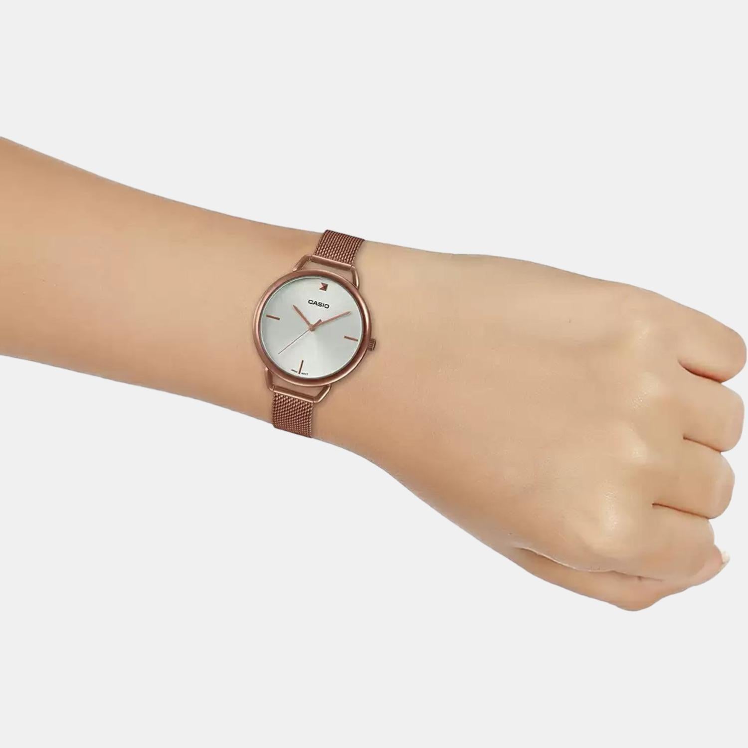 Enticer Women Quartz Silver Dial Analog Stainless Steel Watch A1812