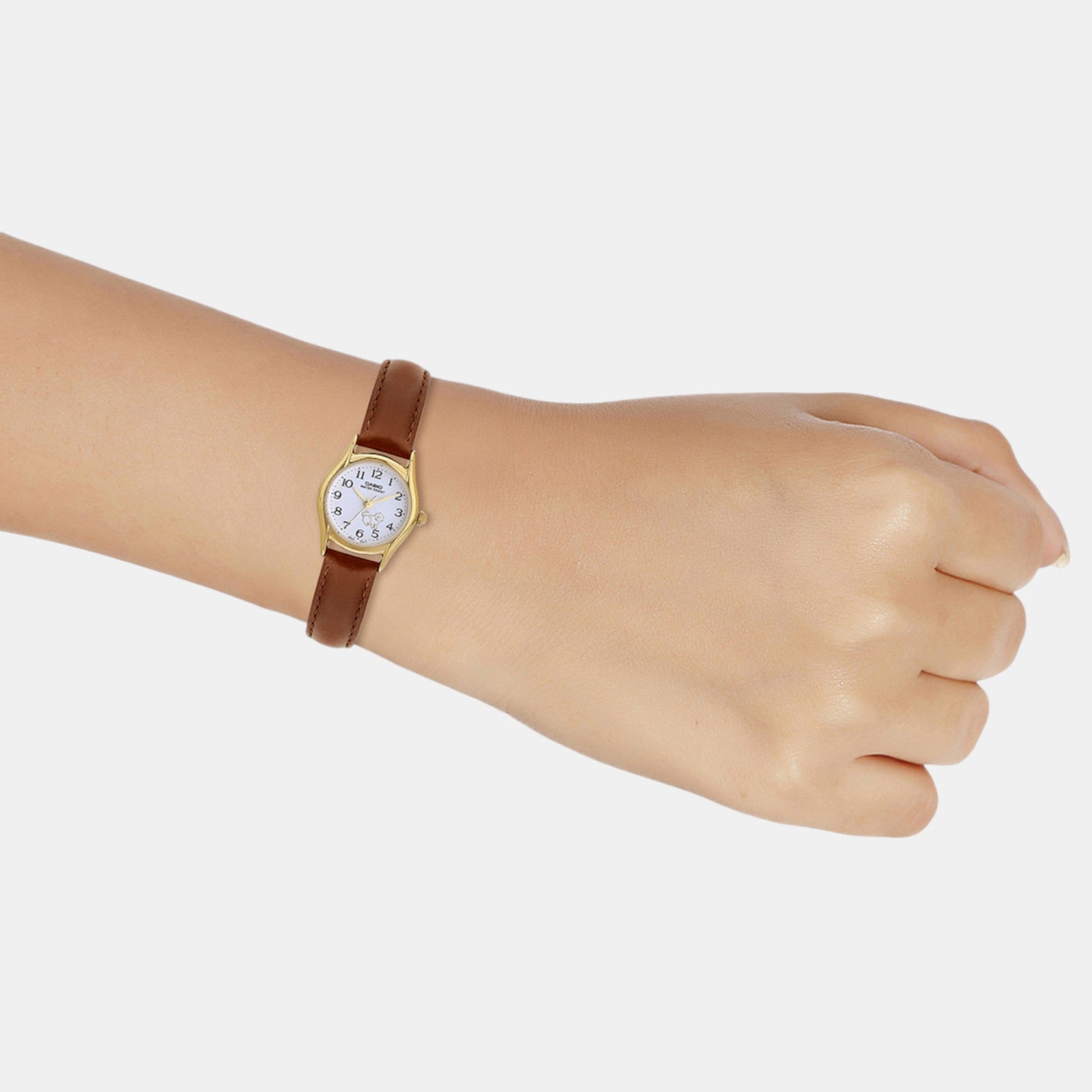 Enticer Women Quartz White Dial Analog Leather Watch A2267