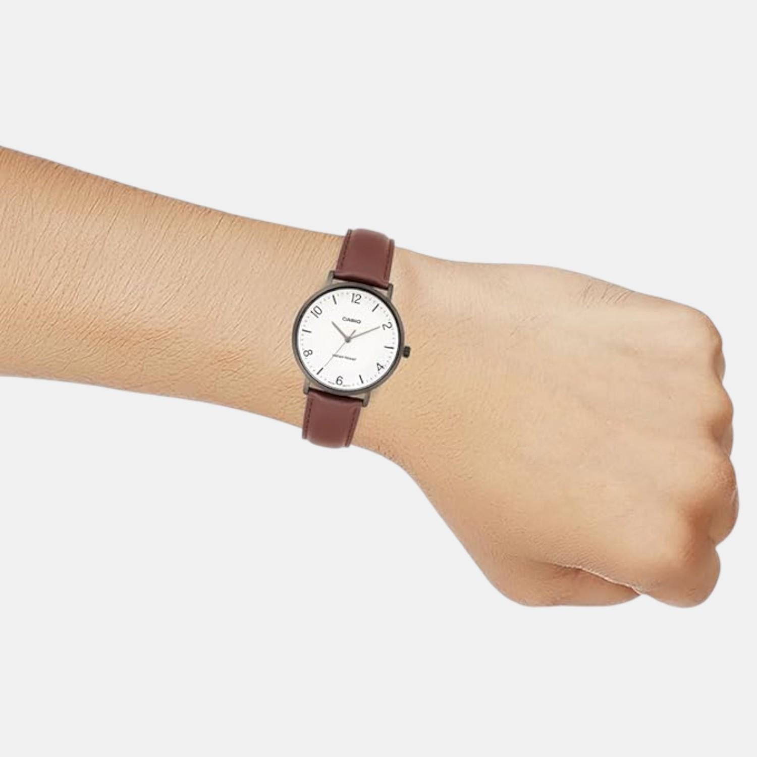 Enticer Men Quartz White Dial Analog Leather Watch A2410