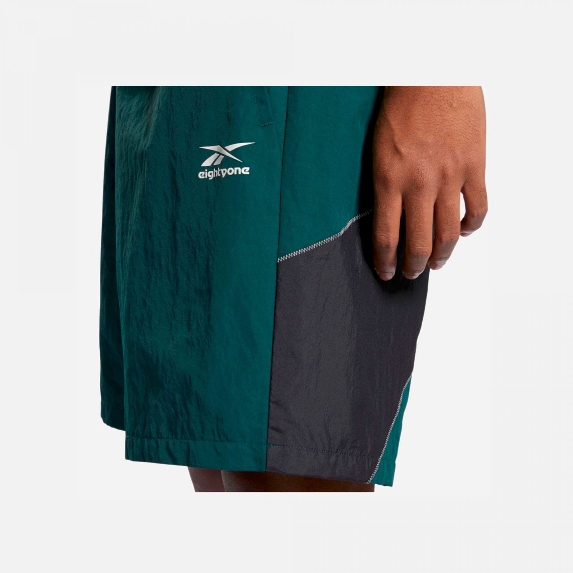 Reebok | EIGHTYONE WOVEN VECTOR SHORTS FOREST GREEN