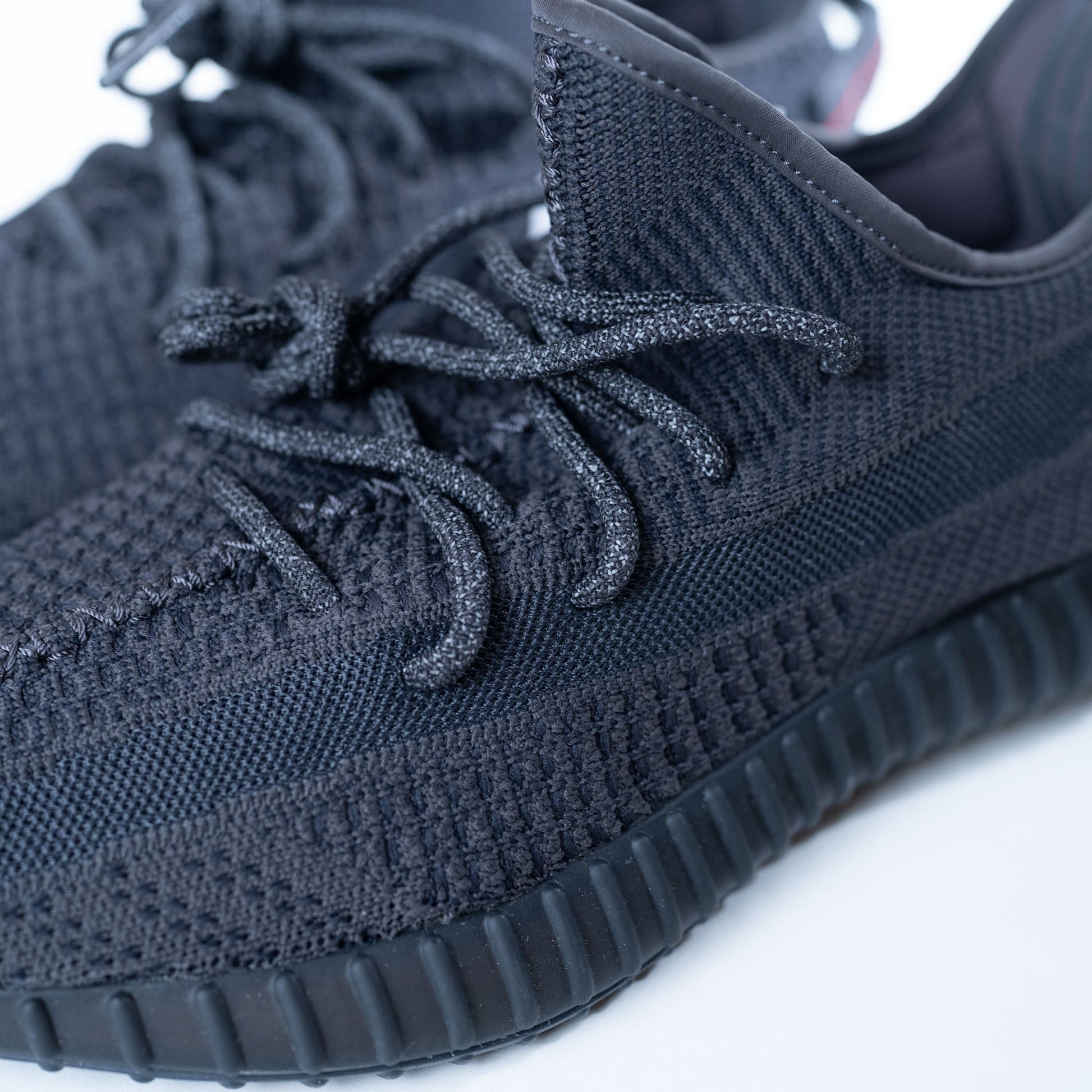 Adidas Yeezy Boost 350 V2 Black (non-reflective)