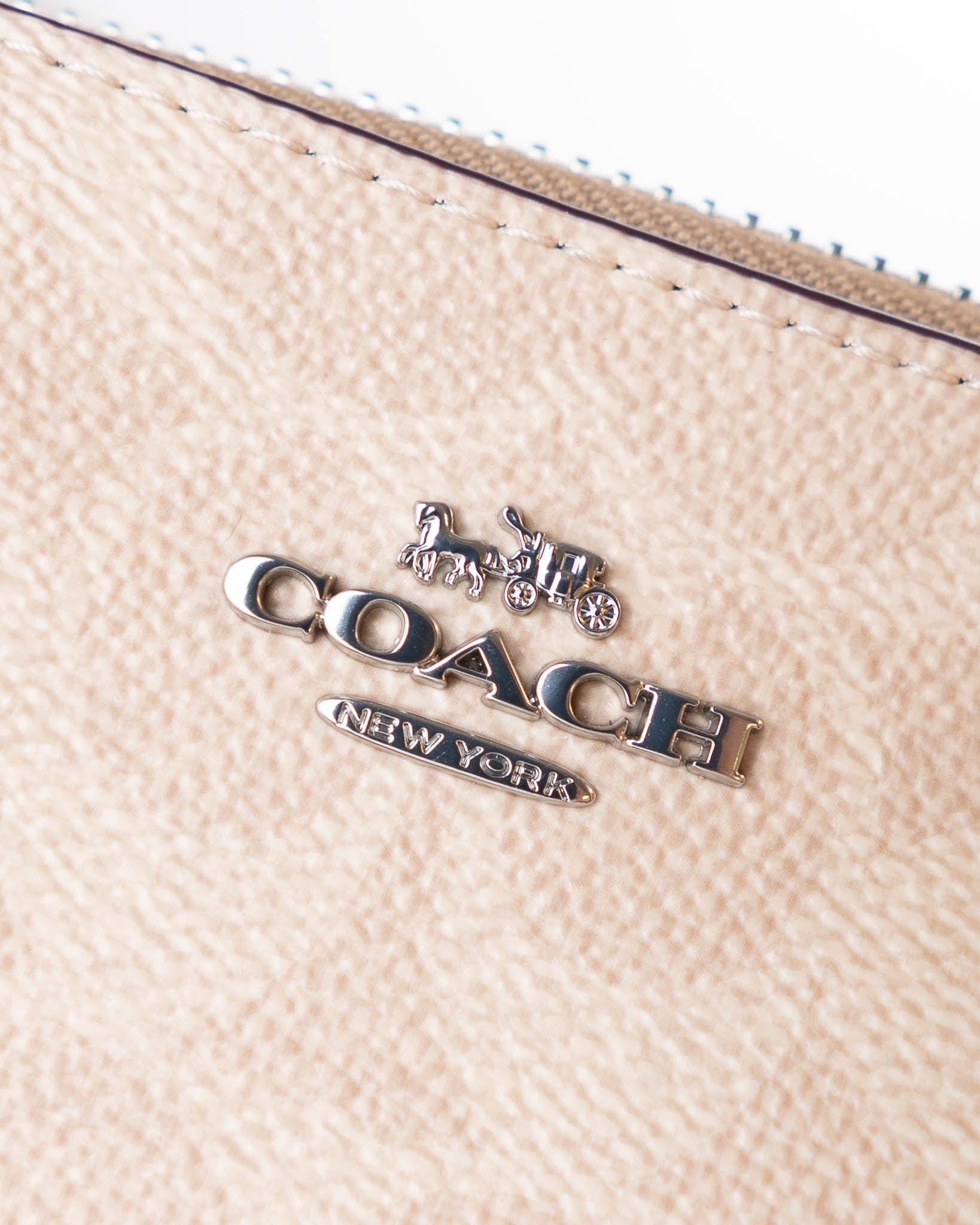 Coach Nolita 19 In Signature Canvas - Sand/Chalk -DS