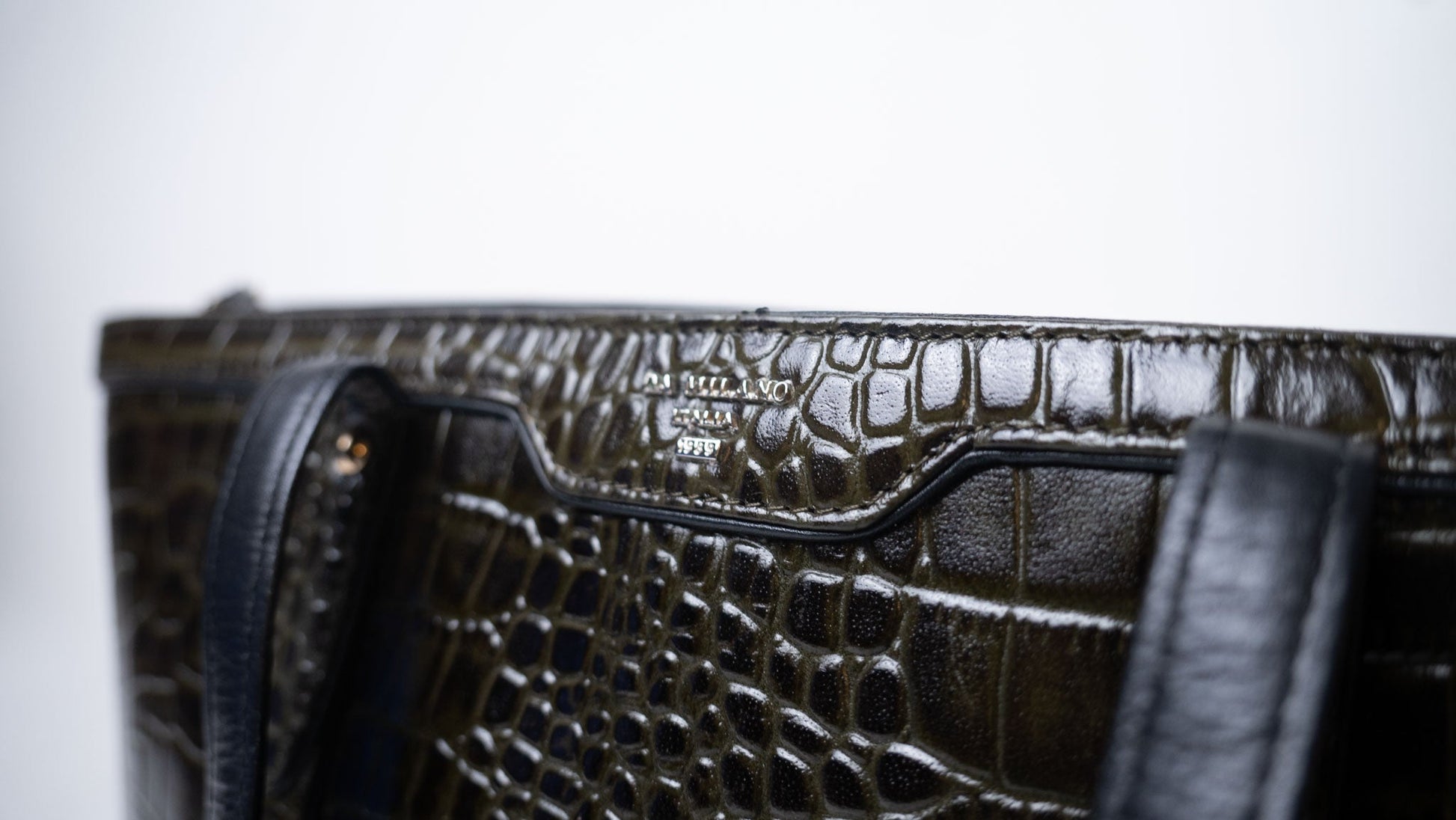 DA MILANO Textured Tote Bag