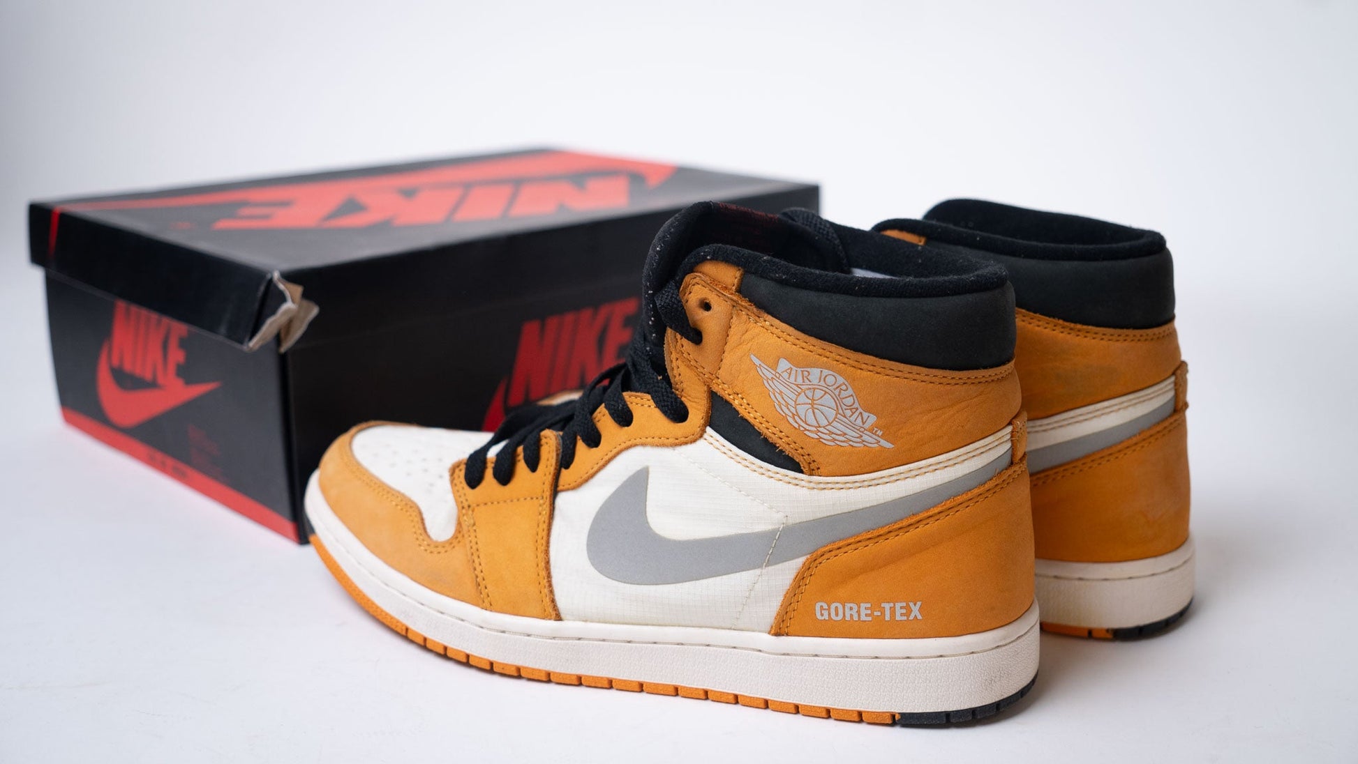 Nike Air Jordan 1 High - Gore Tex Light Curry
