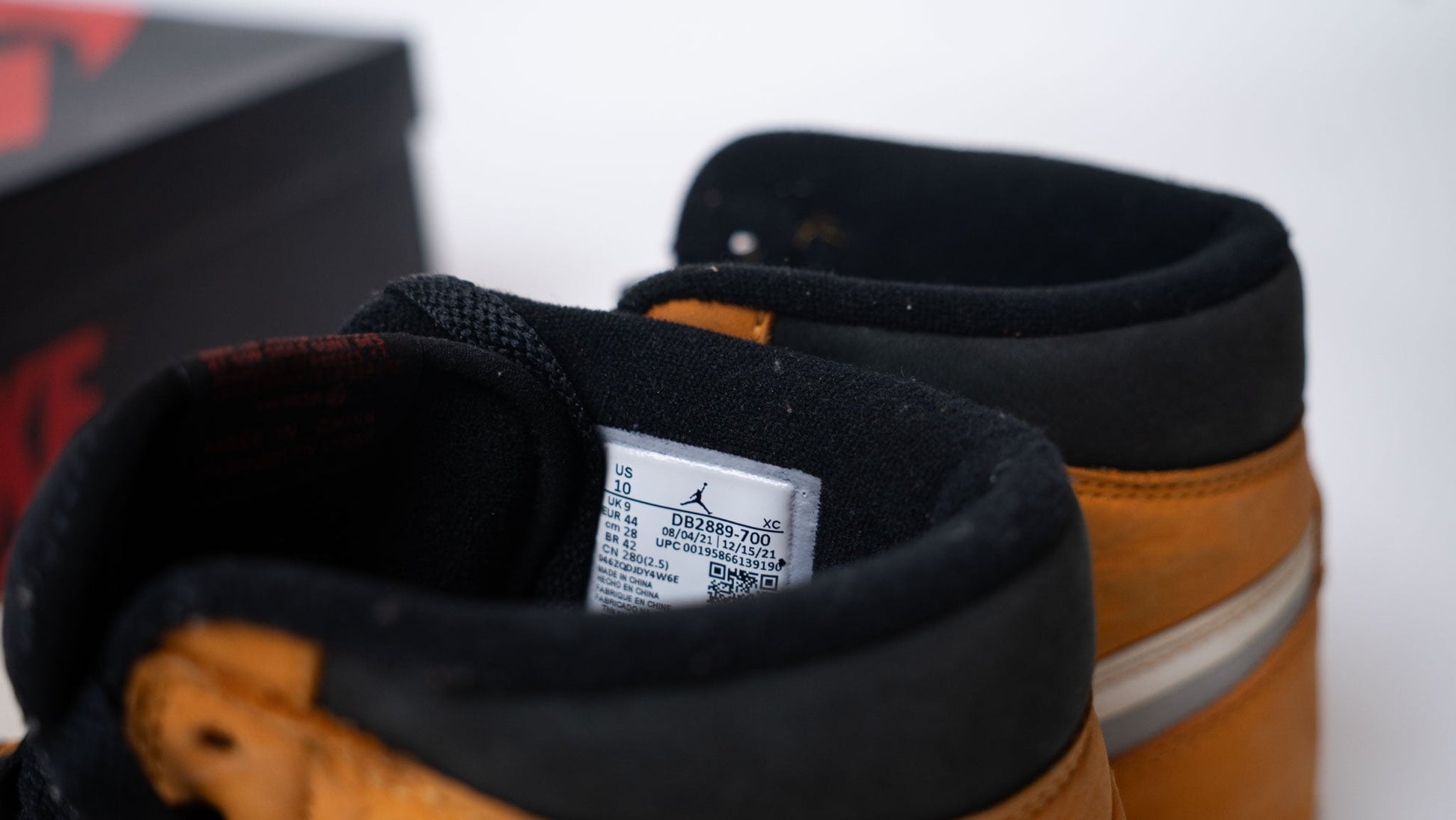 Nike Air Jordan 1 High - Gore Tex Light Curry