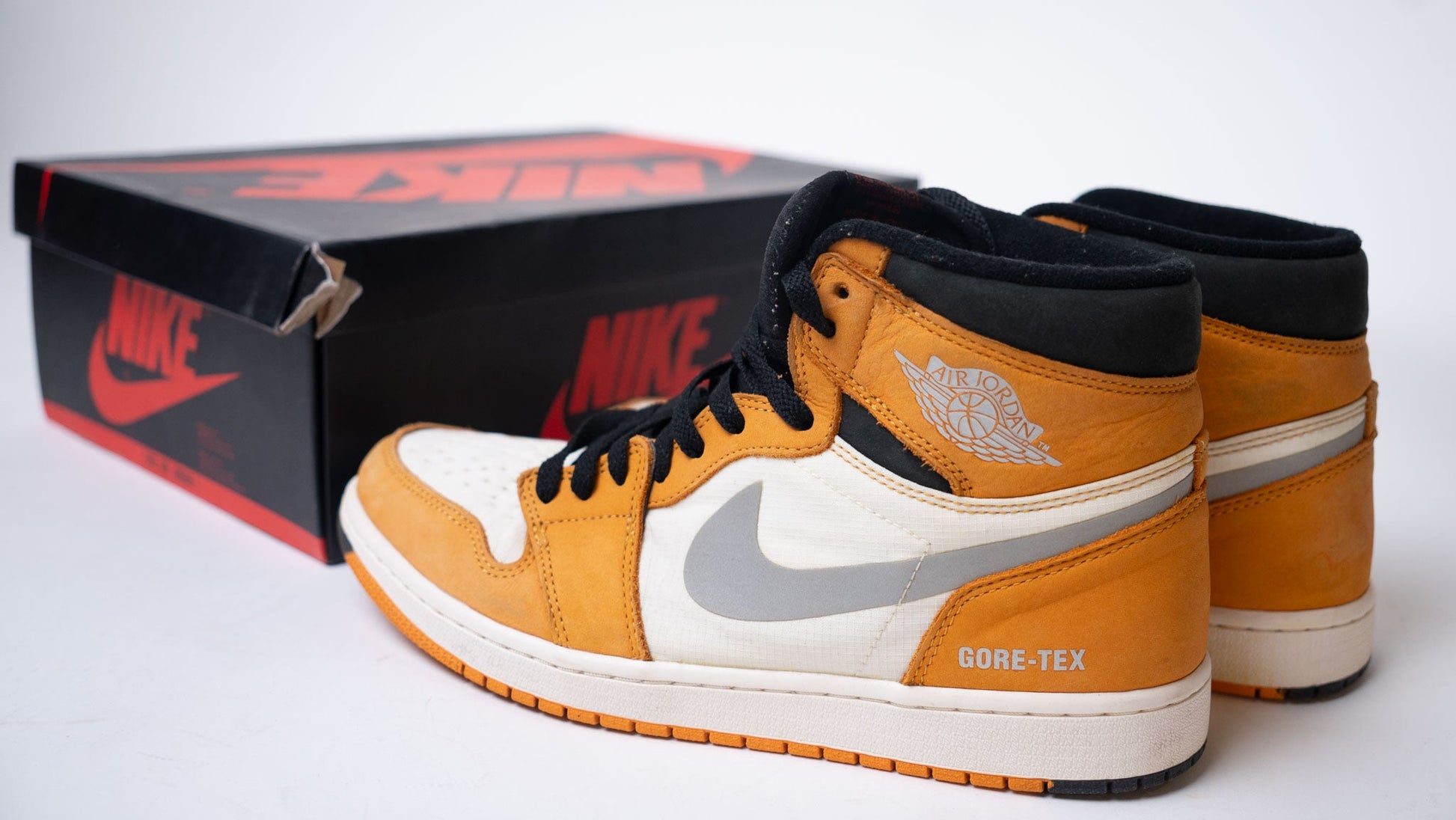 Nike Air Jordan 1 High - Gore Tex Light Curry