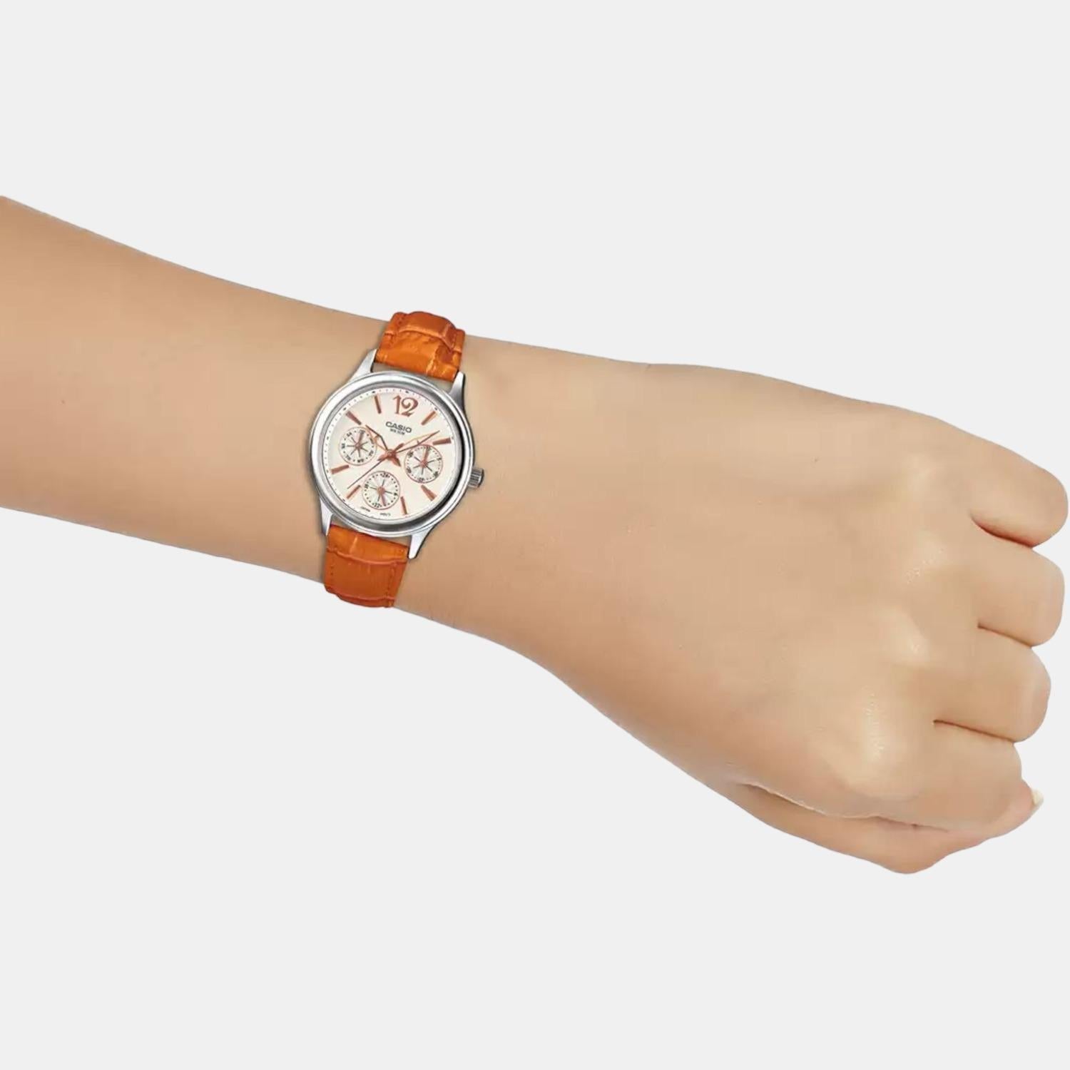 Enticer Women Quartz White Dial Chronograph Leather Watch A862