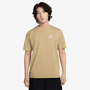 NIKE | ACG MAX90 T-SHIRT { PARACHUTE BEIGE