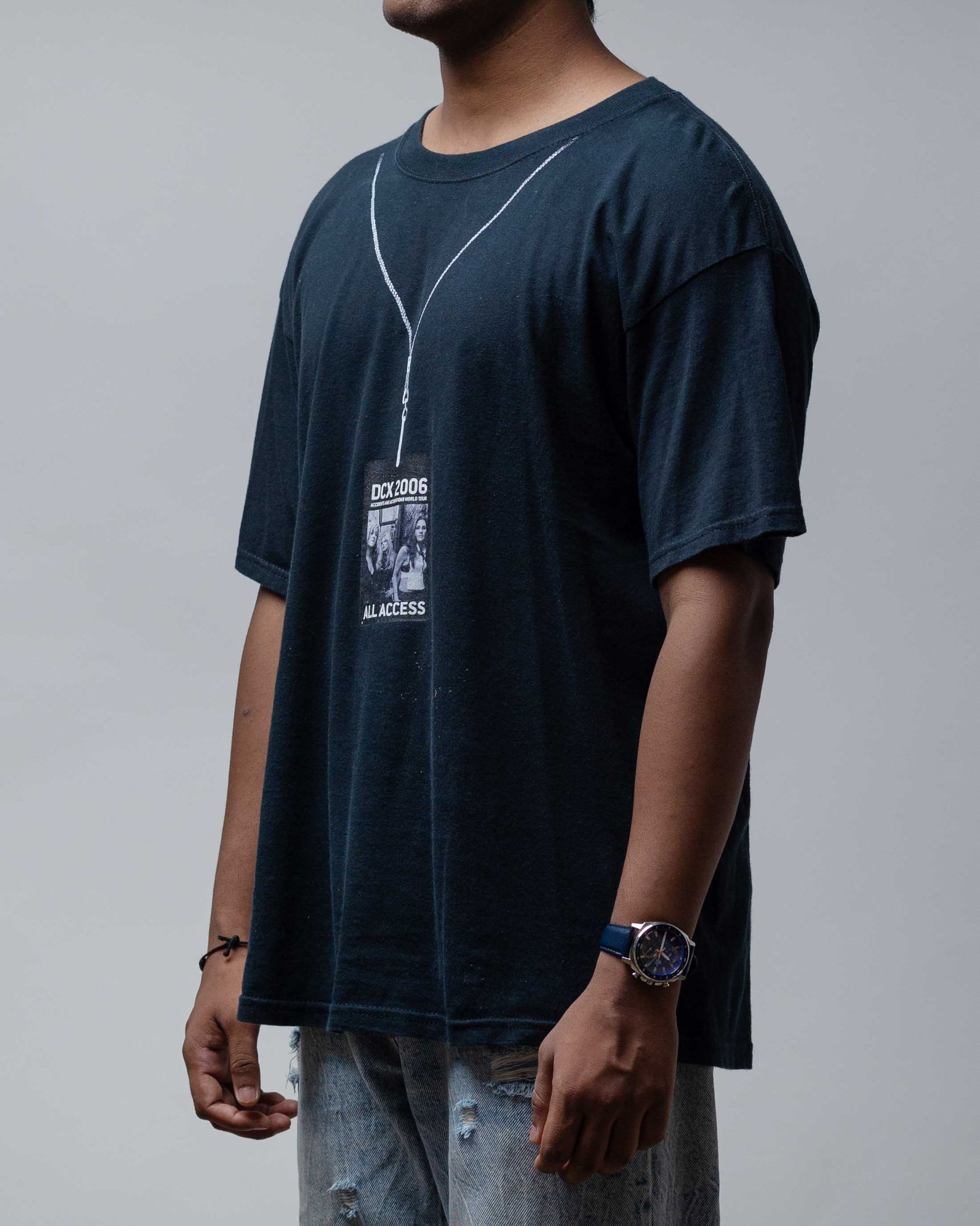 Vintage Dcx Tour Pass Neck Chain Graphic T-Shirt