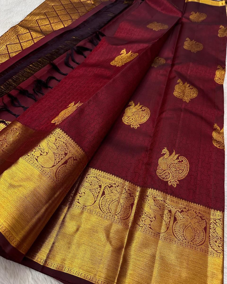 Tantalizing Maroon Soft Banarasi Silk Saree With Staring Blouse Piece