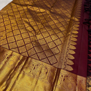 Tantalizing Maroon Soft Banarasi Silk Saree With Staring Blouse Piece