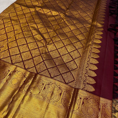 Tantalizing Maroon Soft Banarasi Silk Saree With Staring Blouse Piece