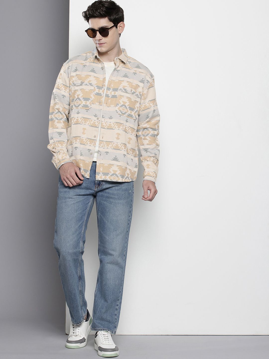 Men's Beige Relaxed Fit Textured Resort Wear Shirt