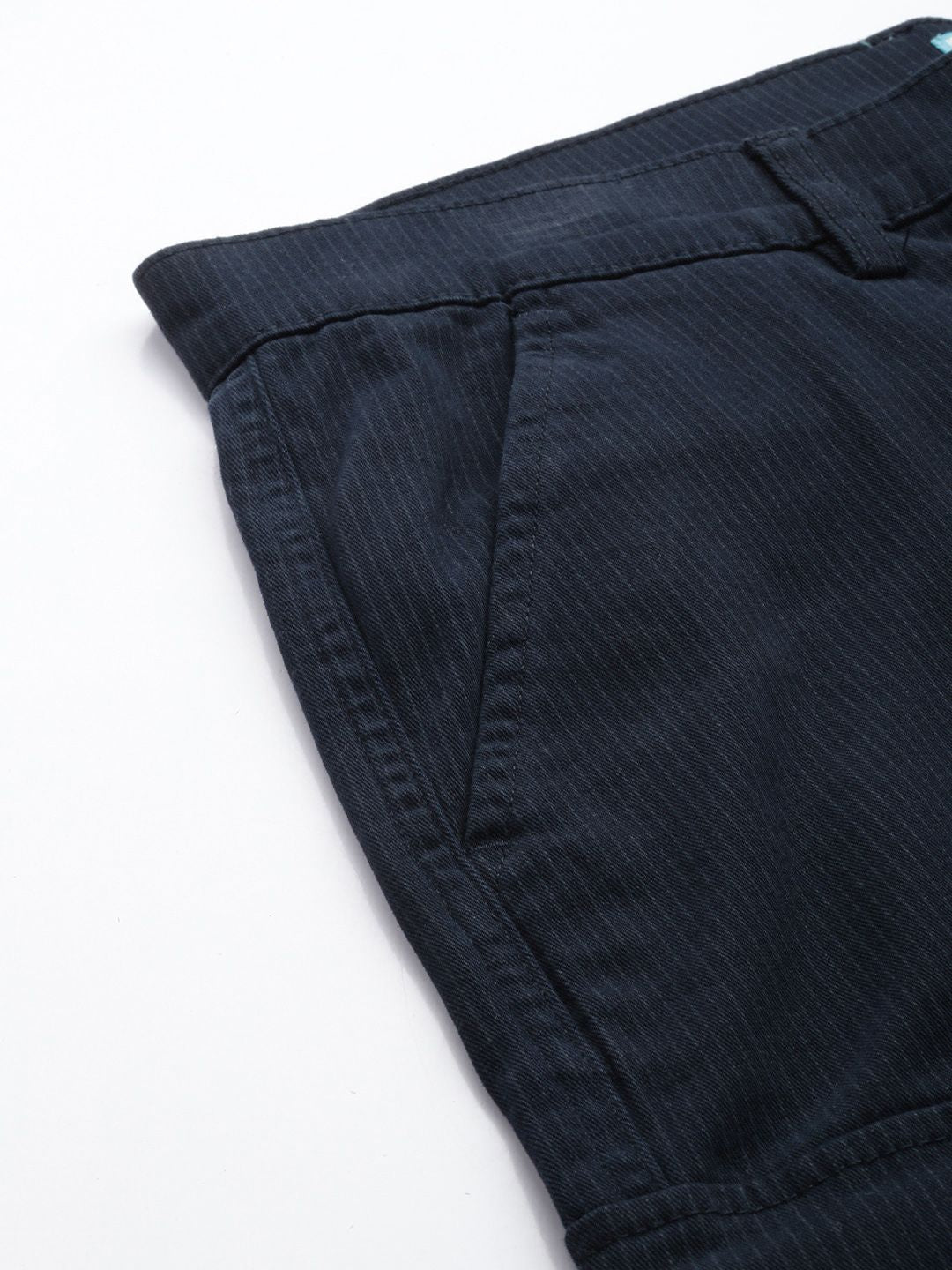 Men's Navy Blue Relaxed Fit Geometric Print Cargos