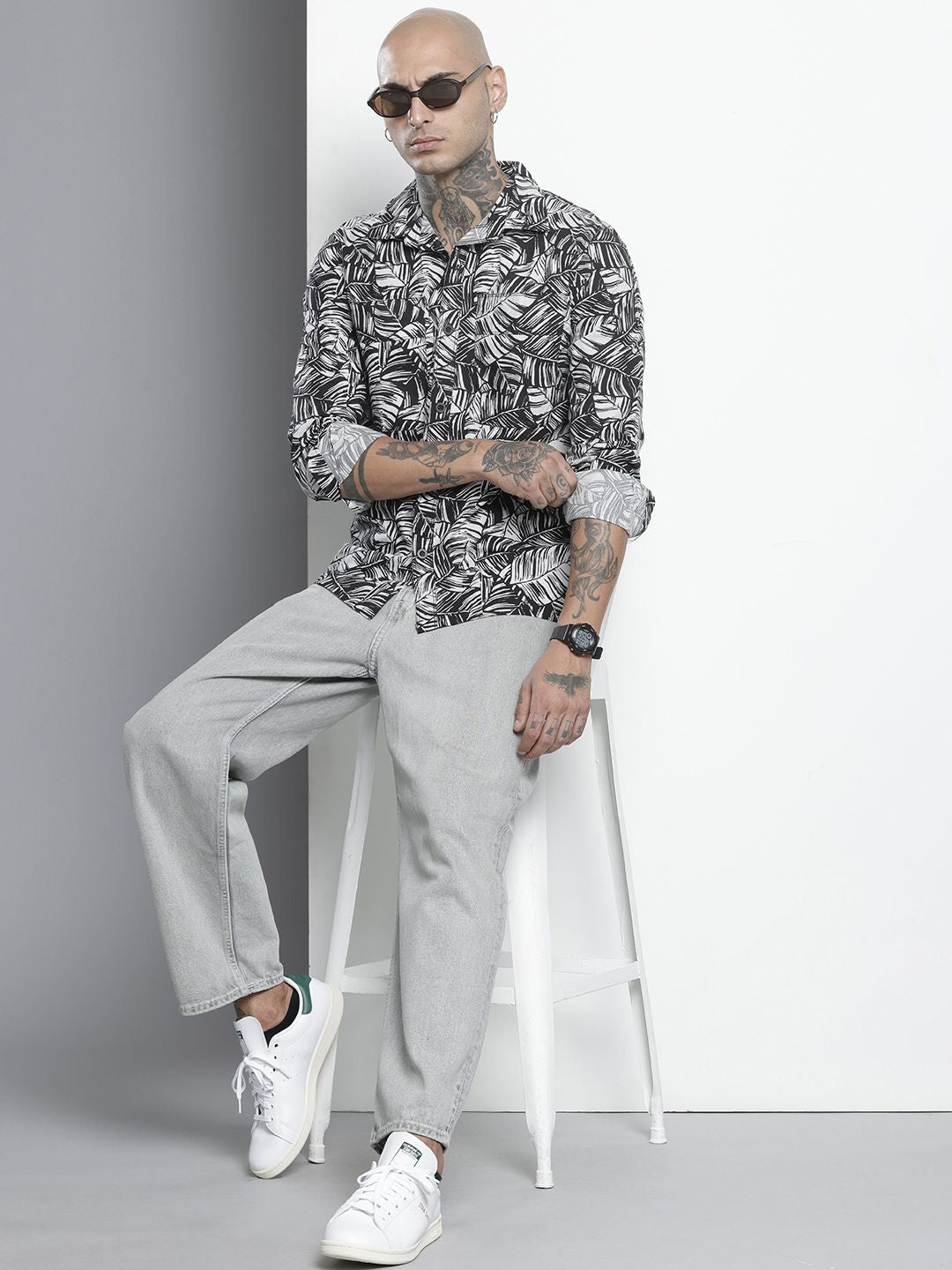 Men's Black Regular Fit Abstract Print Casual Overshirt