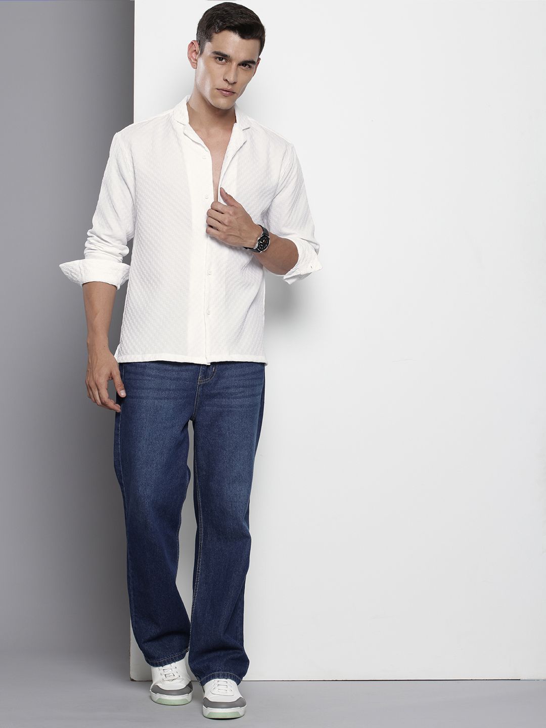 Men's White Relaxed Fit Solid Resort Wear Shirt
