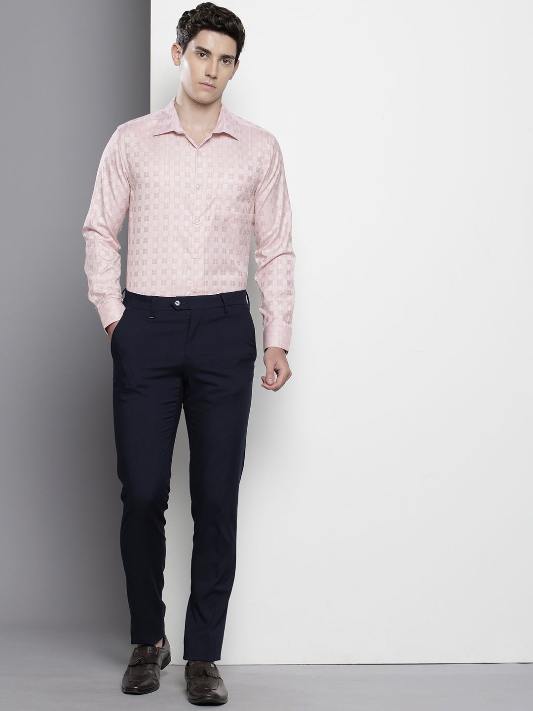 Men's Peach Slim Fit Checked Formal Shirt