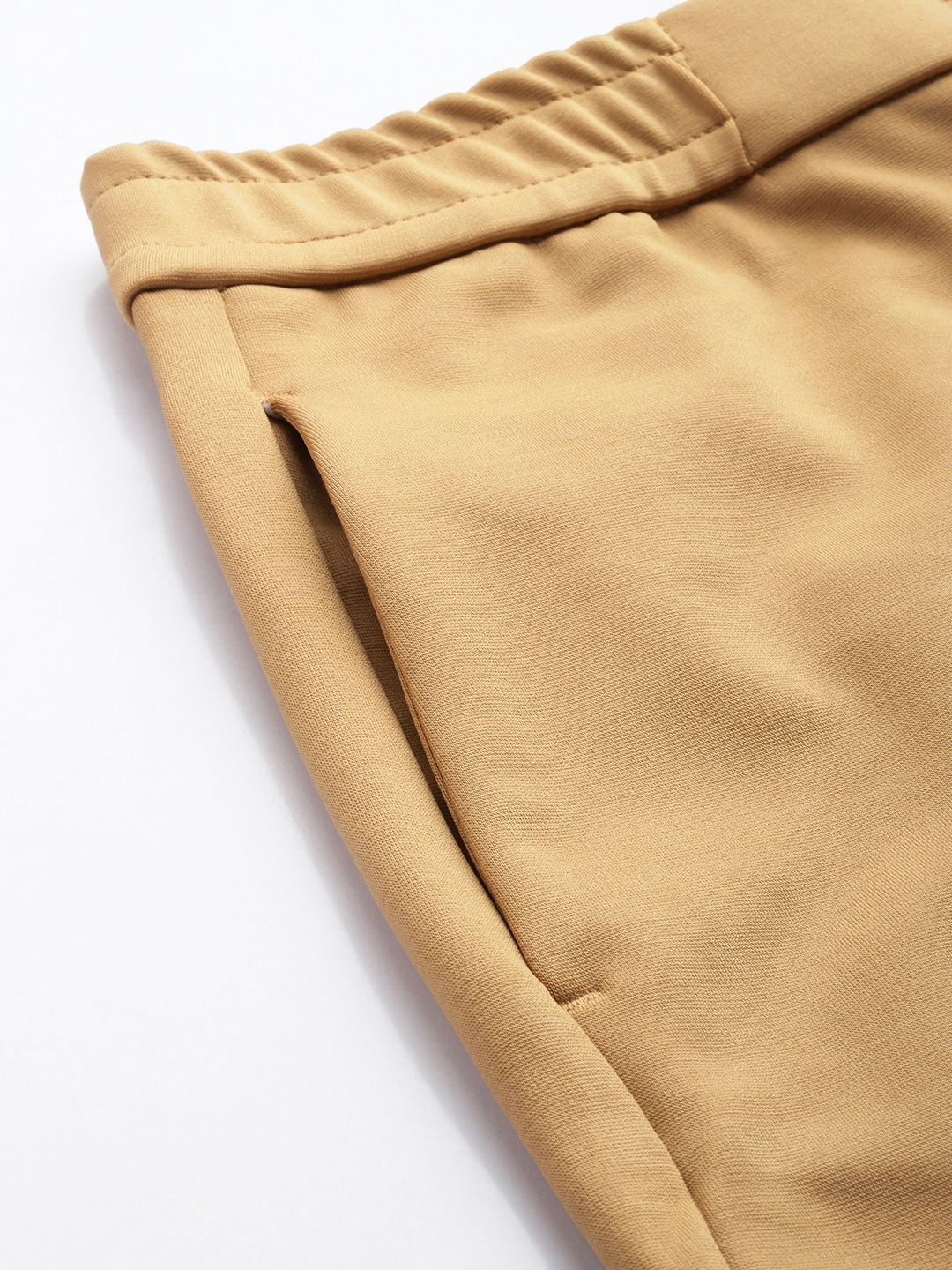 Men's Brown Relaxed Fit Solid Chinos