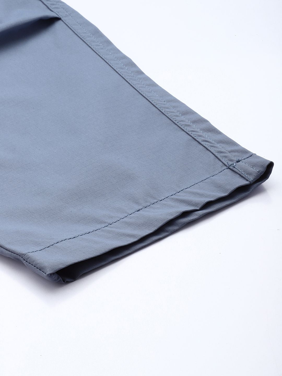 Men's Blue Loose Fit Textured Cargos