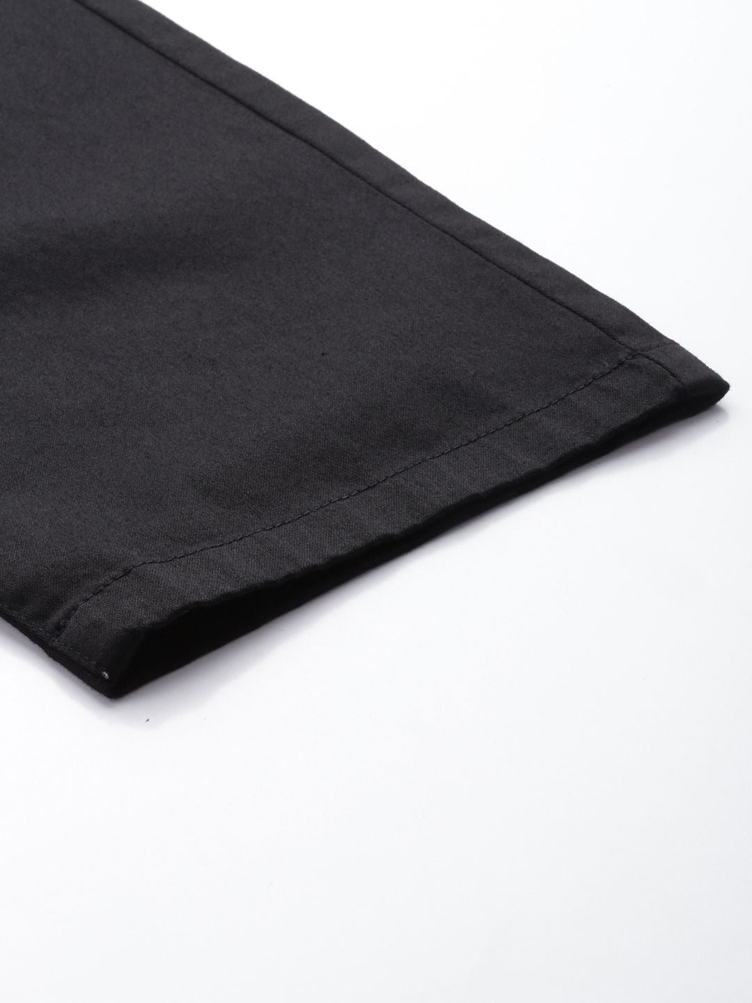 Men's Black Regular Fit Solid Chinos