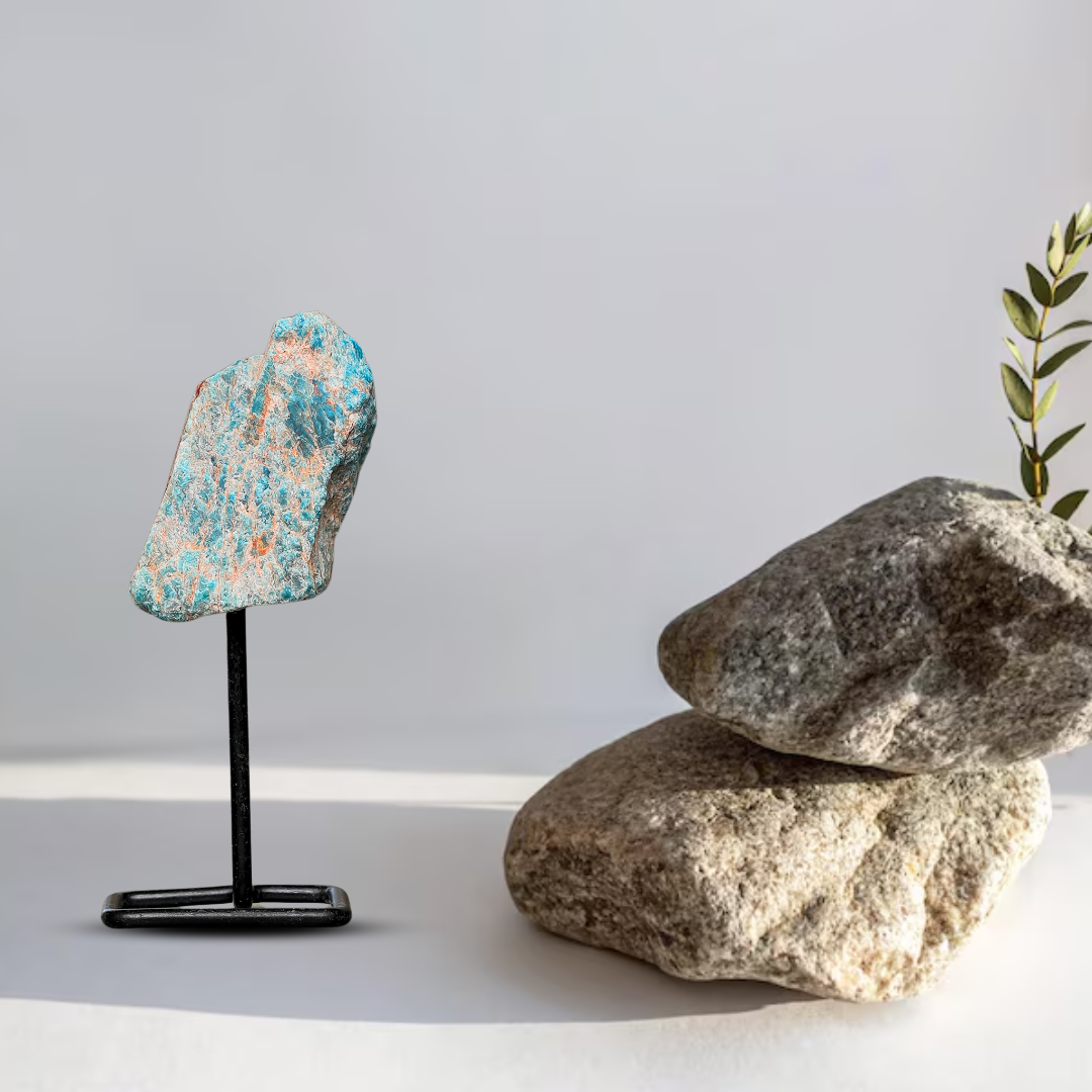 Apatite Raw Stone Stand