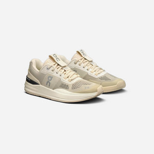ON Running The Roger Pro Sand Ivory WMNS