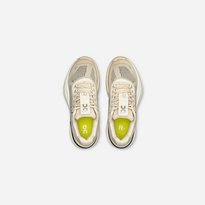 ON Running The Roger Pro Sand Ivory WMNS