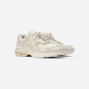 New Balance 2002R Protection Pack Sandstone