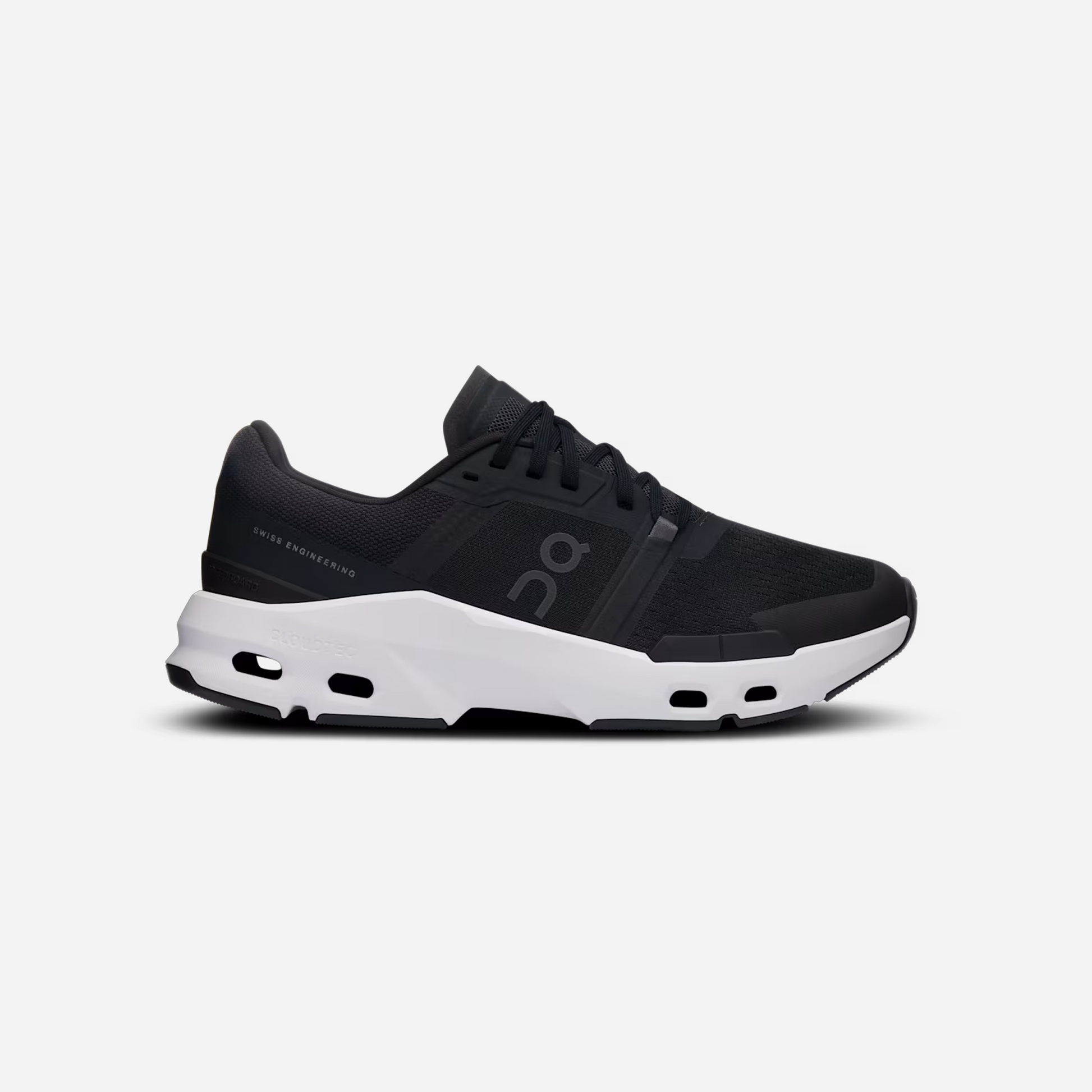 ON Running Cloudpulse Black White WMNS