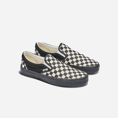 Vans Classic Slip-On Checkerboard Shoe Black / White