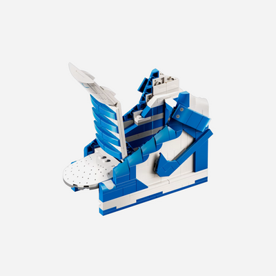 Nike Dunk x LEGO Set Sneaker-Building Kit with Exclusive Minifigure