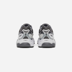 Saucony ProGrid Omni 9 Microchip