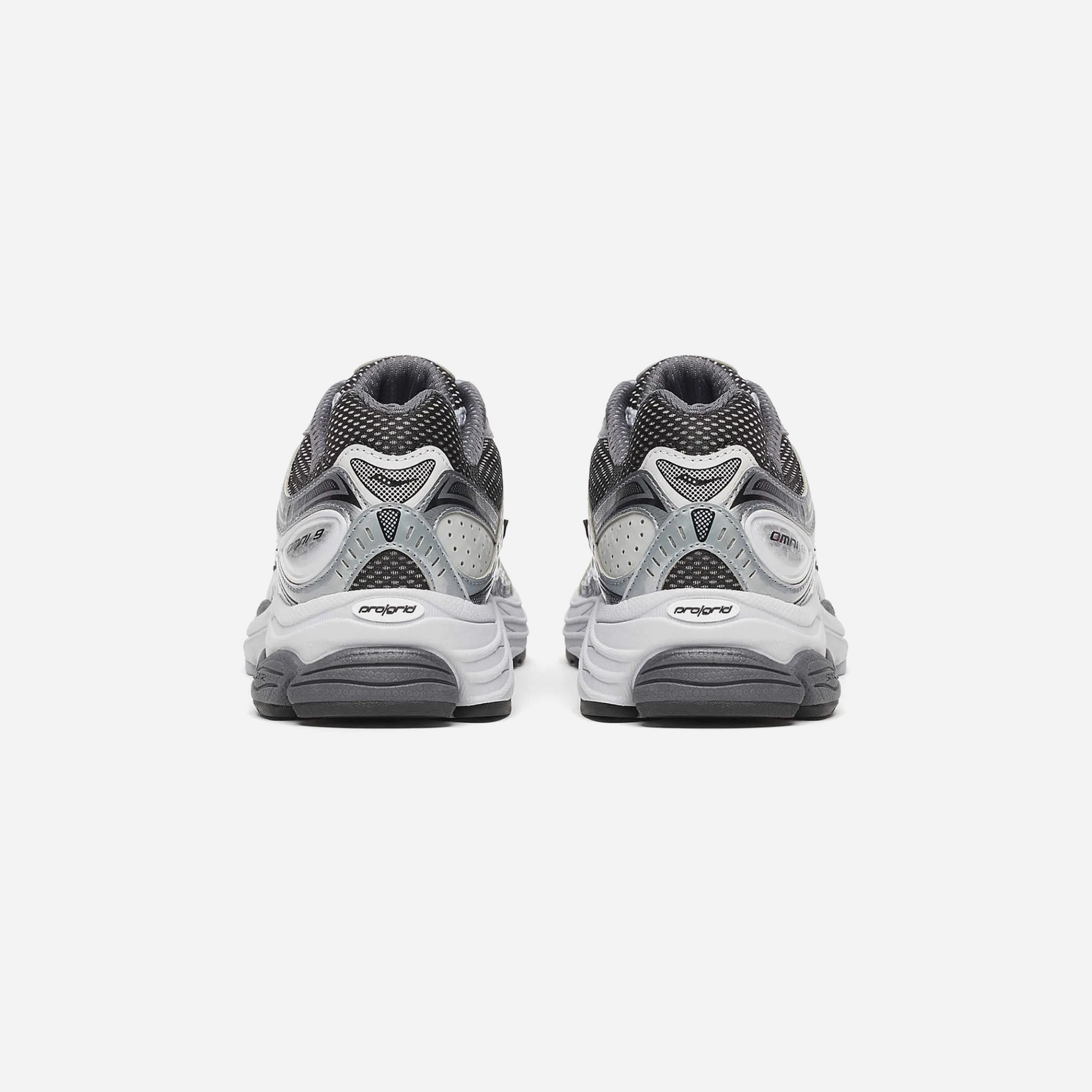 Saucony ProGrid Omni 9 Microchip
