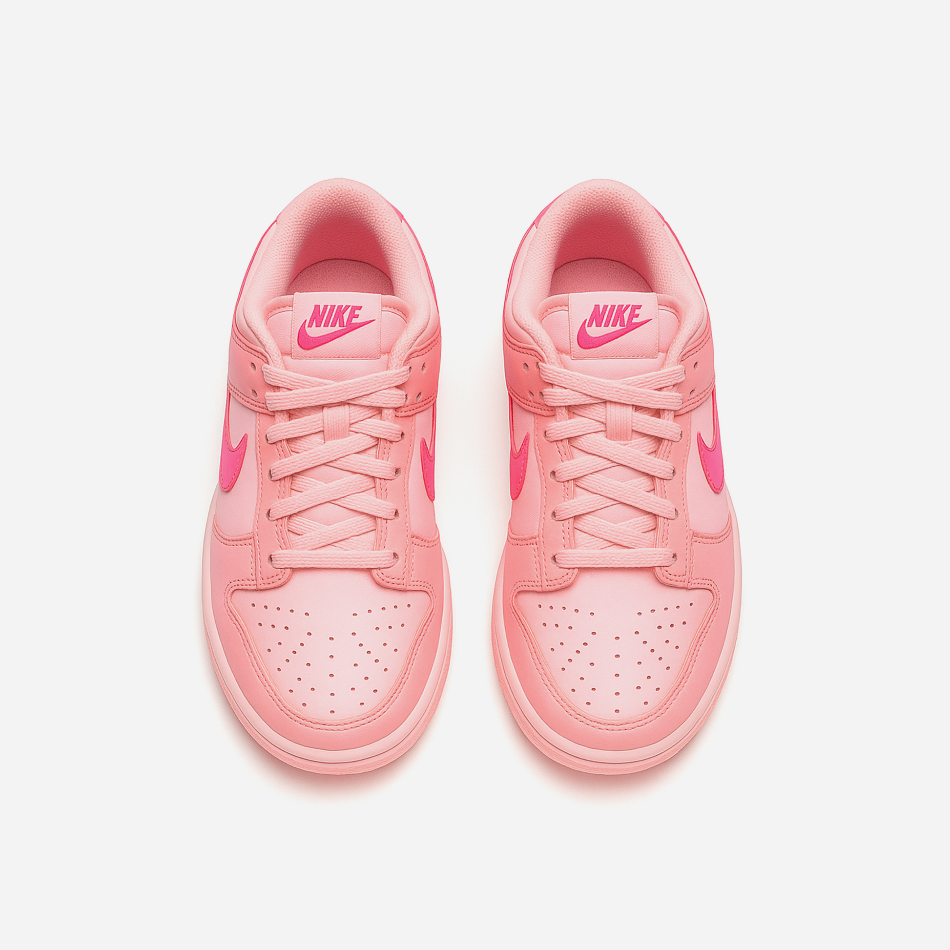 Nike Dunk Low Triple Pink